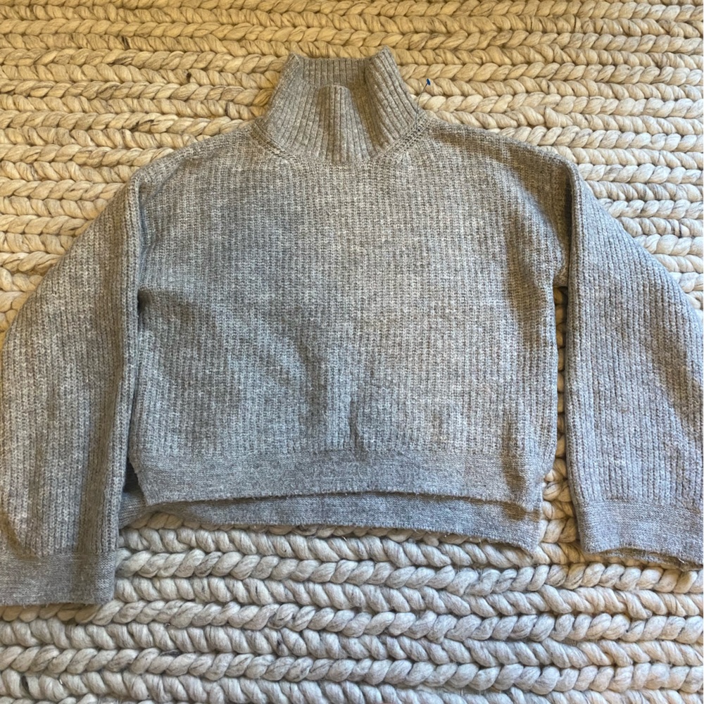 Topshop- Gray Sweater women’s Size Small